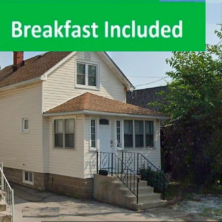 Cozy 3 Bedroom Downtown Cottage With Complimentary Breakfast Delivered Daily To The Rental Niagara Falls Zewnętrze zdjęcie