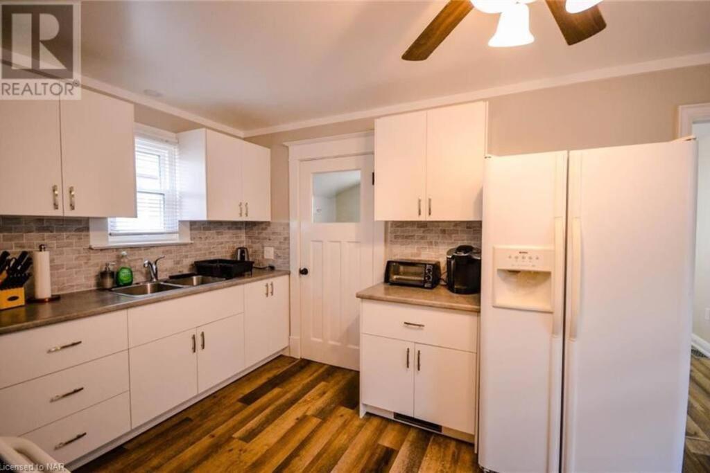 Cozy 3 Bedroom Downtown Cottage With Complimentary Breakfast Delivered Daily To The Rental Niagara Falls Zewnętrze zdjęcie