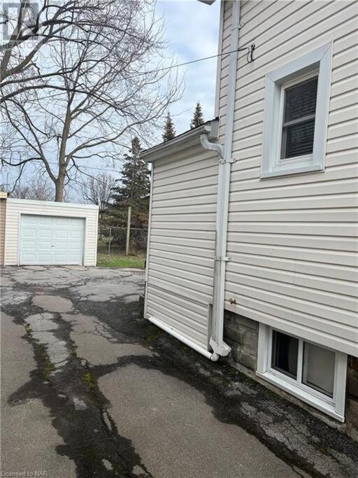 Cozy 3 Bedroom Downtown Cottage With Complimentary Breakfast Delivered Daily To The Rental Niagara Falls Zewnętrze zdjęcie