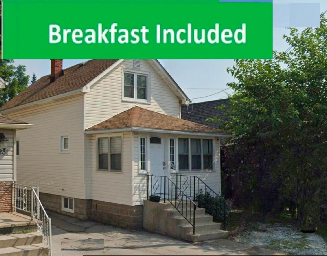 Cozy 3 Bedroom Downtown Cottage With Complimentary Breakfast Delivered Daily To The Rental Niagara Falls Zewnętrze zdjęcie